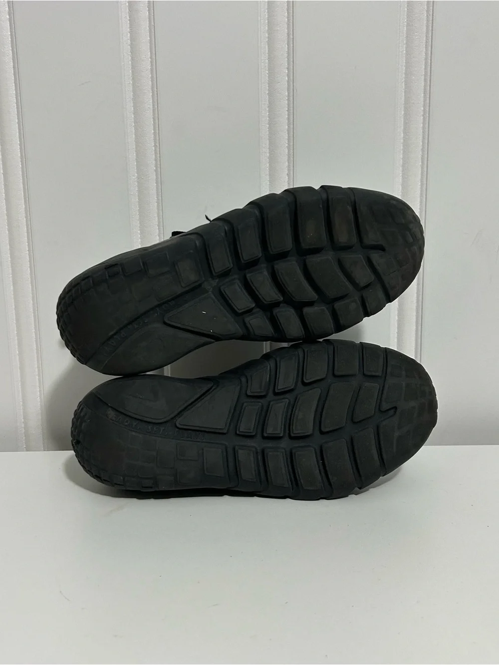 Nike flex runner black grey slip on